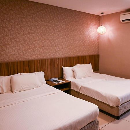 โฮเต็ล เจไล ราอุบ Hotel ภายนอก รูปภาพ