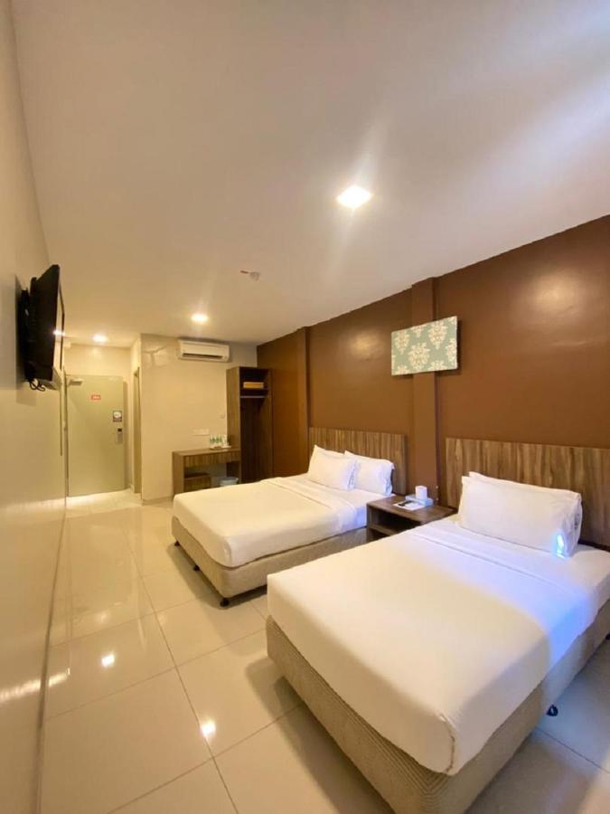 โฮเต็ล เจไล ราอุบ Hotel ภายนอก รูปภาพ
