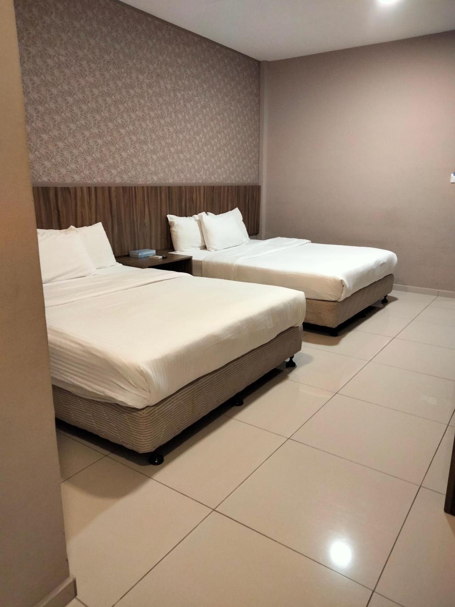 โฮเต็ล เจไล ราอุบ Hotel ภายนอก รูปภาพ