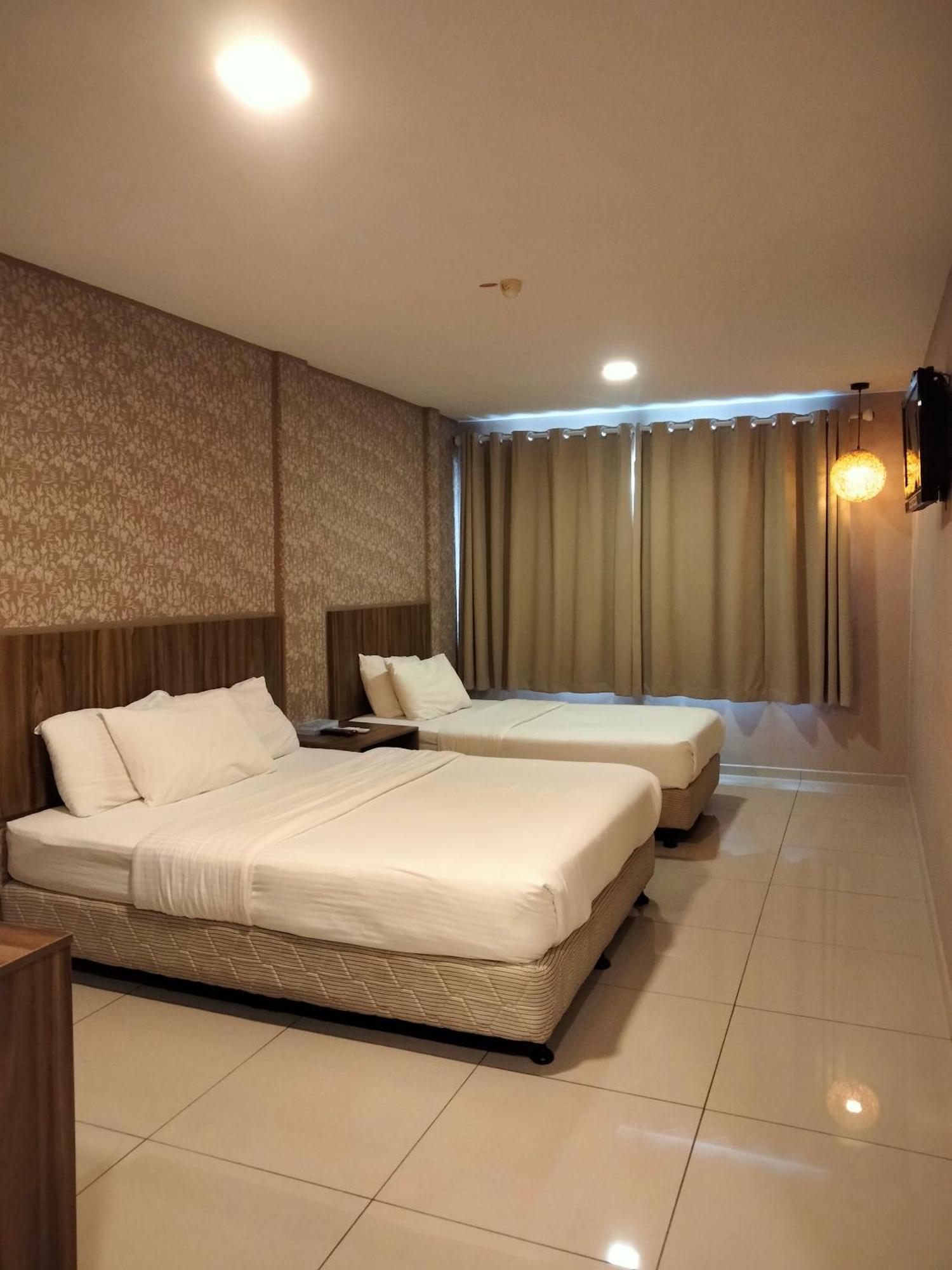 โฮเต็ล เจไล ราอุบ Hotel ภายนอก รูปภาพ