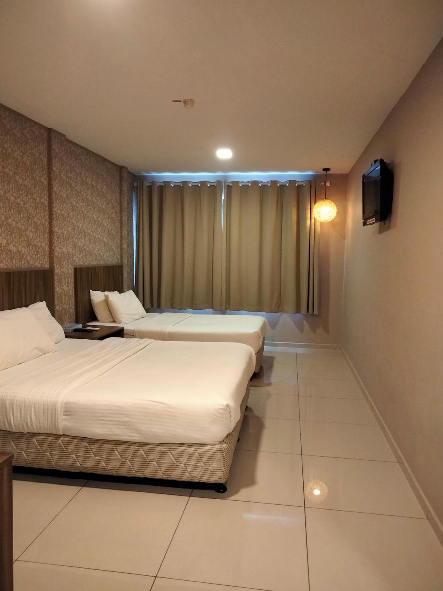 โฮเต็ล เจไล ราอุบ Hotel ภายนอก รูปภาพ