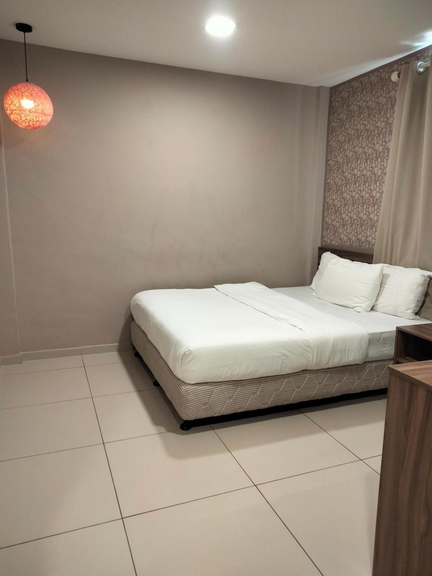 โฮเต็ล เจไล ราอุบ Hotel ภายนอก รูปภาพ