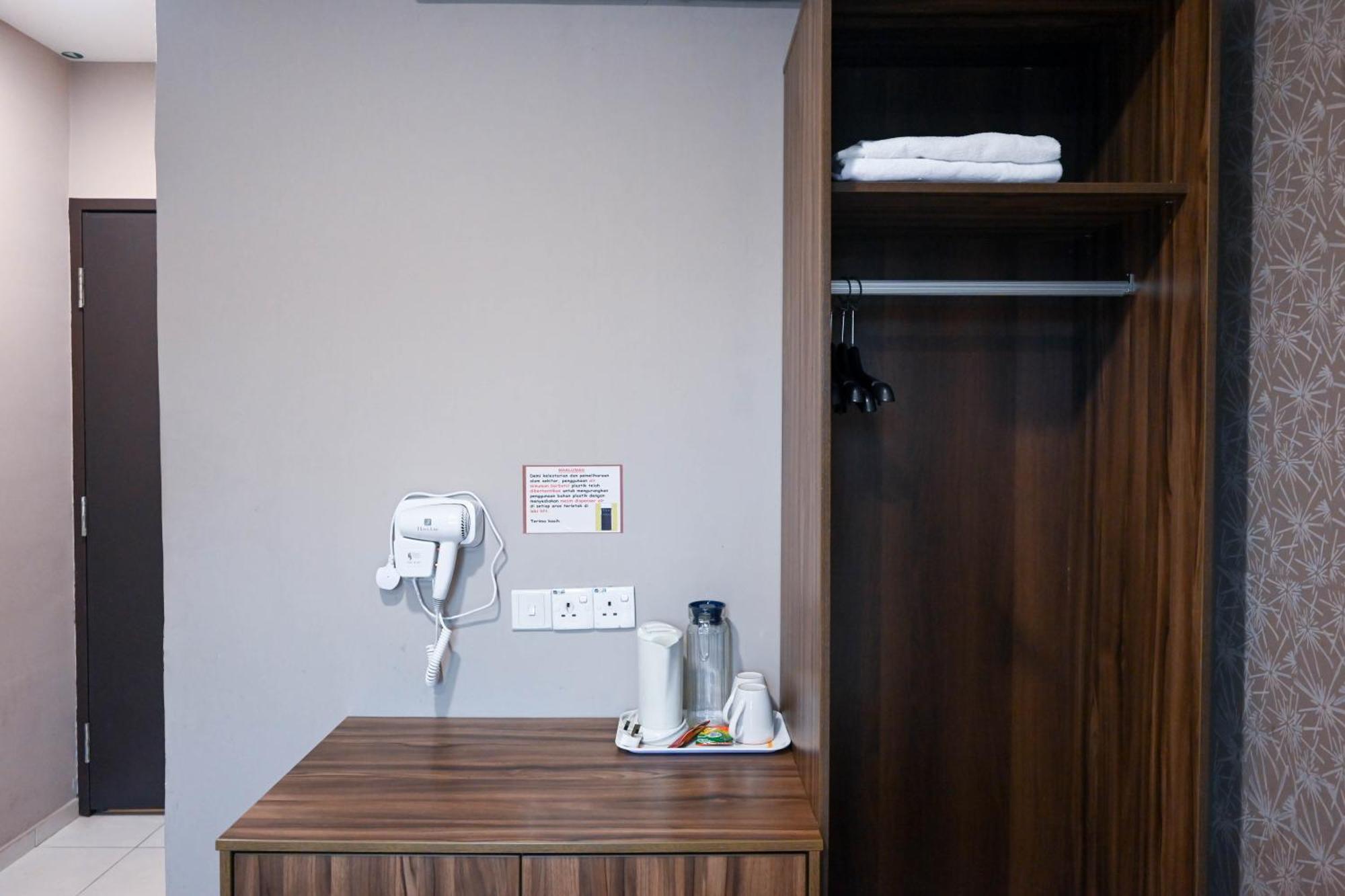 โฮเต็ล เจไล ราอุบ Hotel ภายนอก รูปภาพ